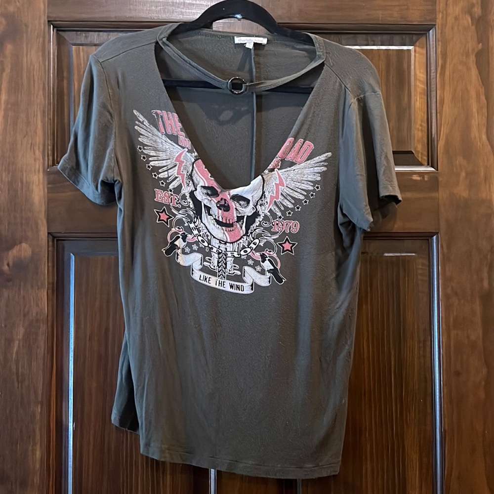Fashion tshirt. Size small